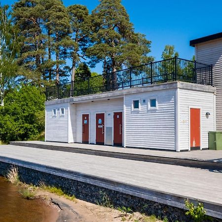 Krongarden Vandrarhem Kristinehamn Bagian luar foto