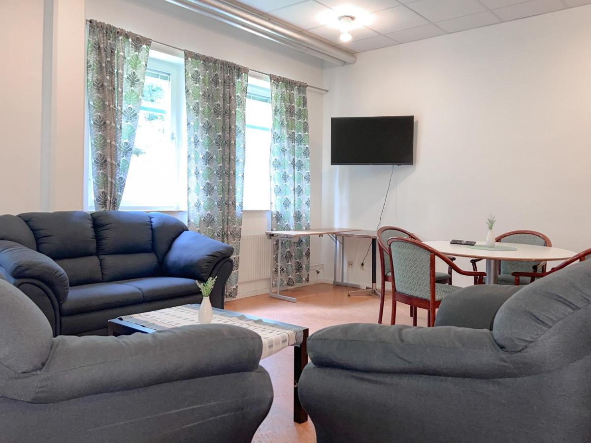 Krongarden Vandrarhem Kristinehamn Bagian luar foto
