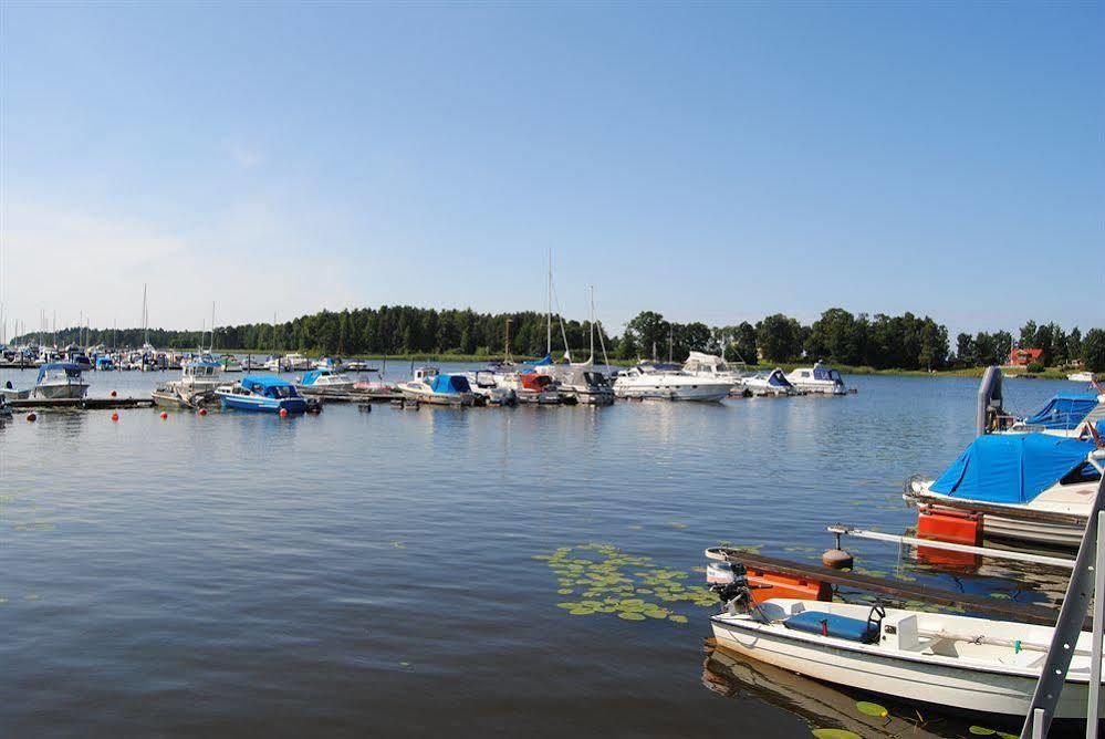 Krongarden Vandrarhem Kristinehamn Bagian luar foto